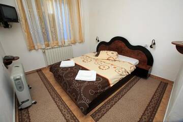 Фото номера Двухместный номер с 1 кроватью Отель Kareliya Complex г. Strumyani 6