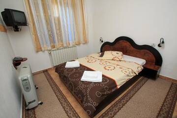 Фото номера Двухместный номер с 1 кроватью Отель Kareliya Complex г. Strumyani 5